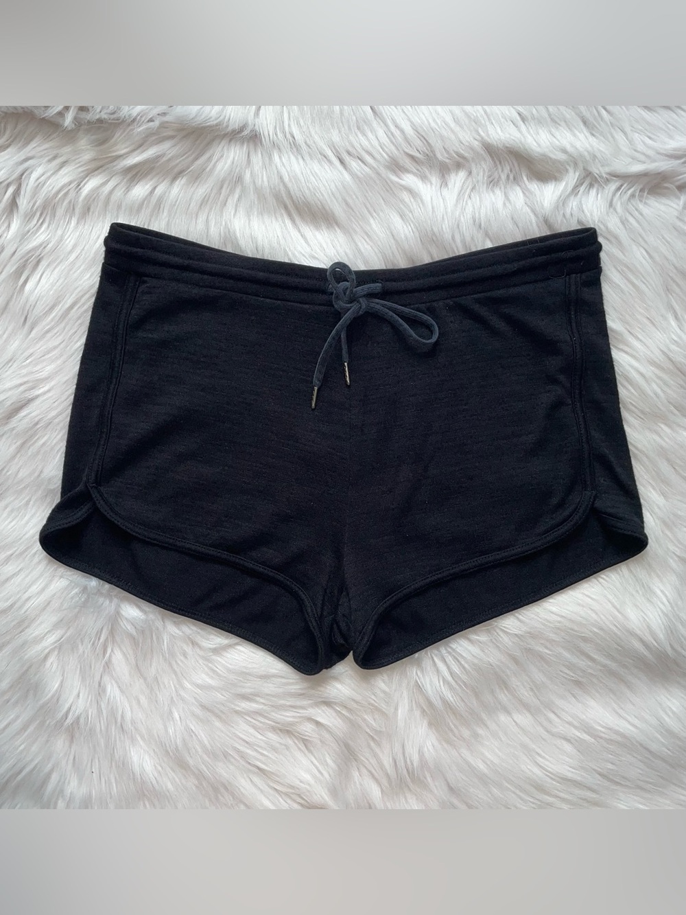 Wilfred Free Aritzia Charlene shorts black sweat lounge short women’s M medium
